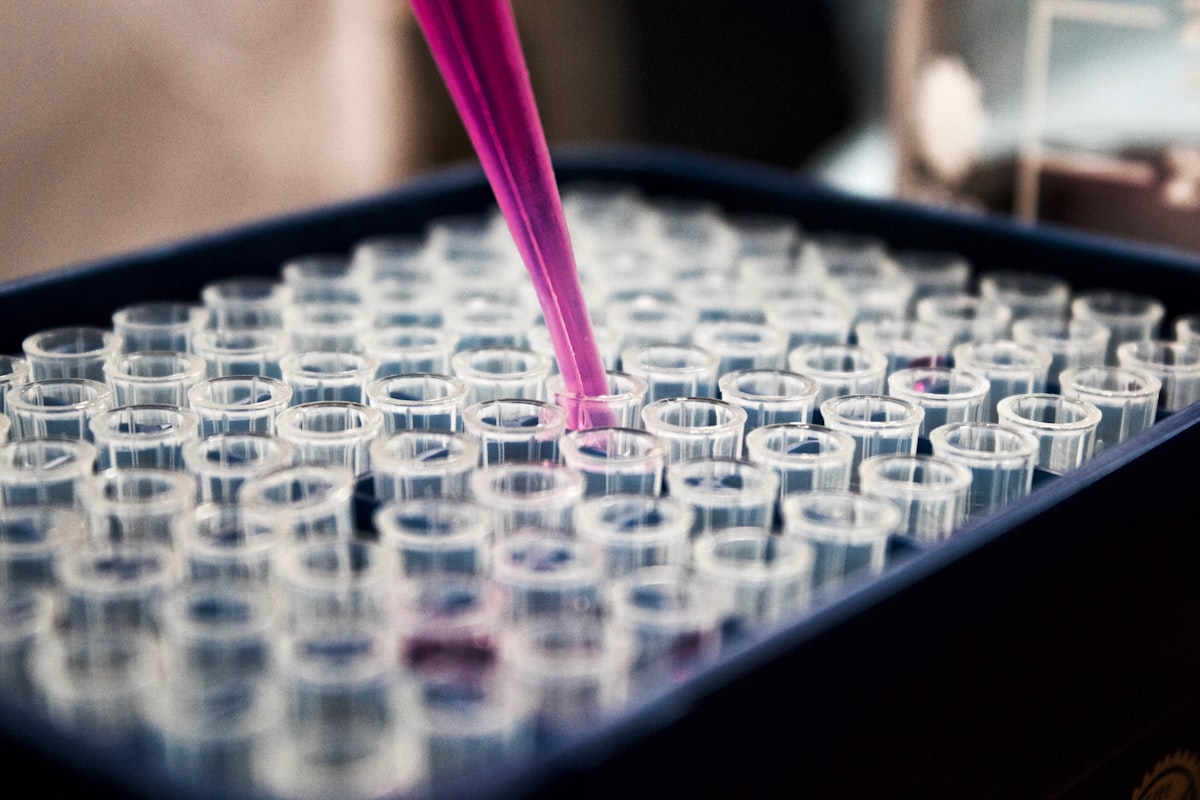 Pharmaceutical formulation laboratory and cleanroom manufacturing
